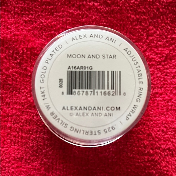 Gold Moon and Star Ring - Picture 2 of 3